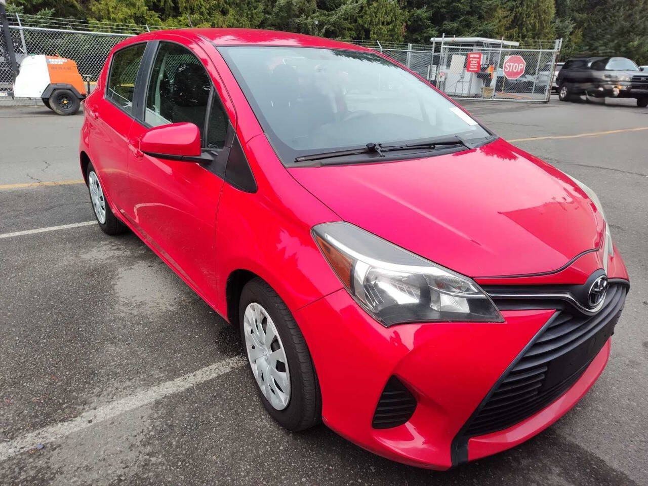 2016 Toyota Yaris L's photo