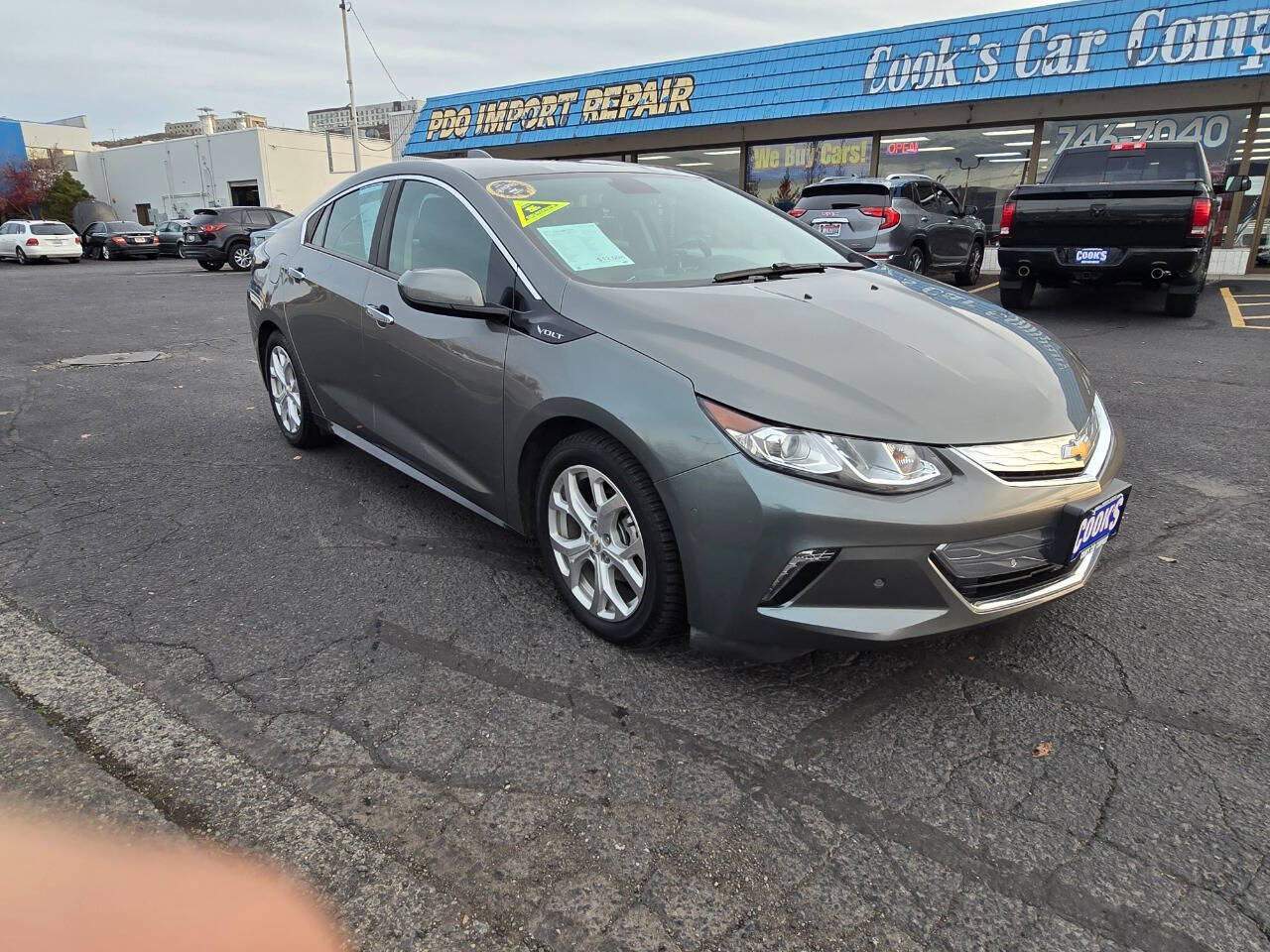 2017 Chevrolet Volt Premier's photo