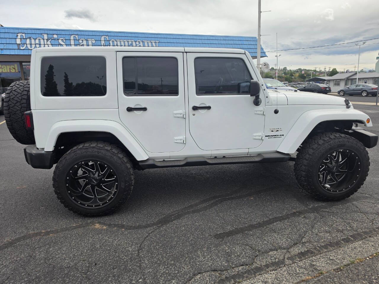 2017 Jeep Wrangler Unlimited Sahara - Photo 8