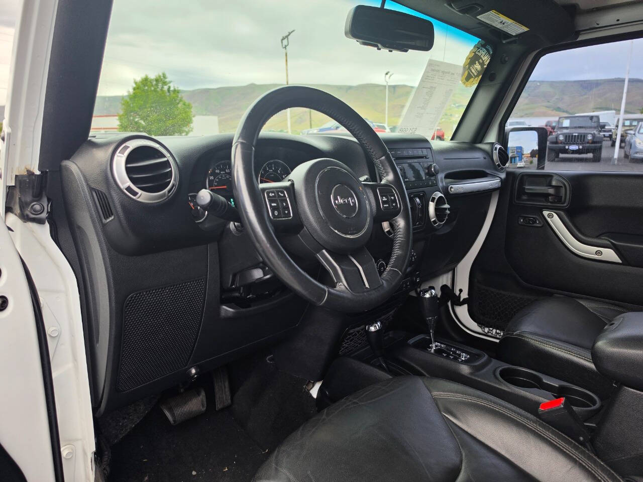 2017 Jeep Wrangler Unlimited Sahara - Photo 9