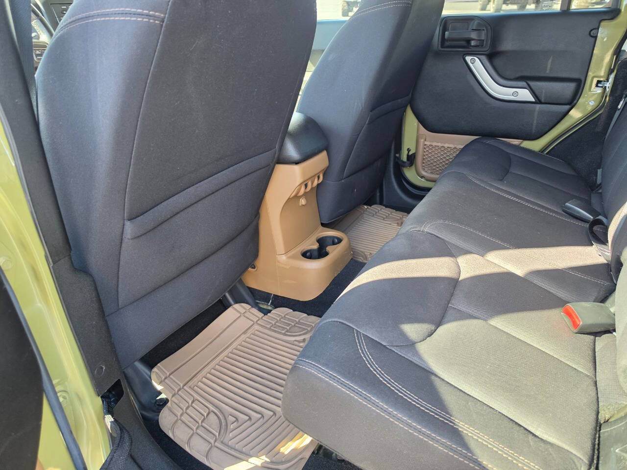 2013 Jeep Wrangler Unlimited Sahara - Photo 10