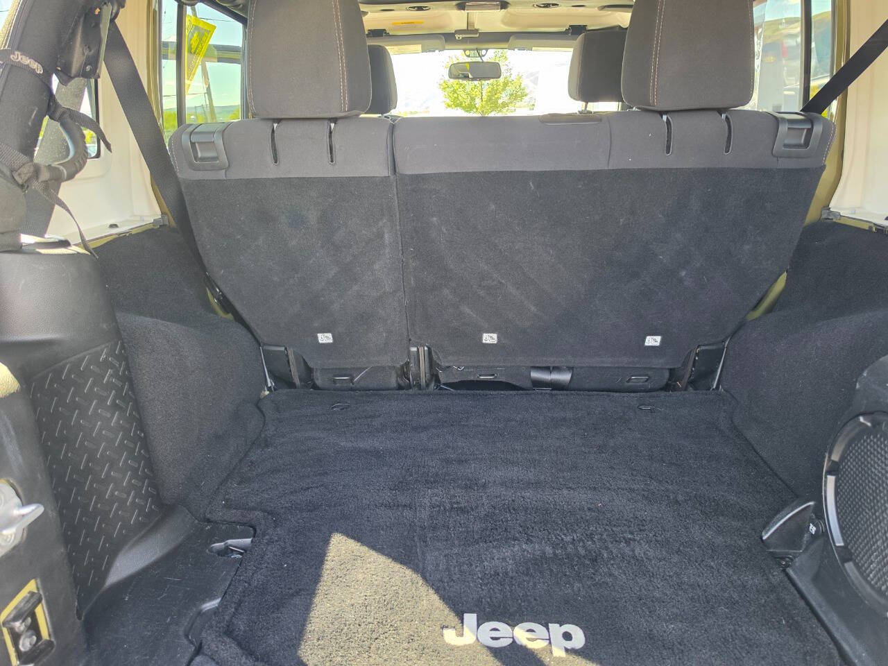2013 Jeep Wrangler Unlimited Sahara - Photo 11