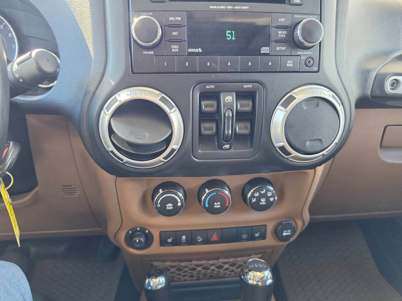 2013 Jeep Wrangler Unlimited Sahara - Photo 14